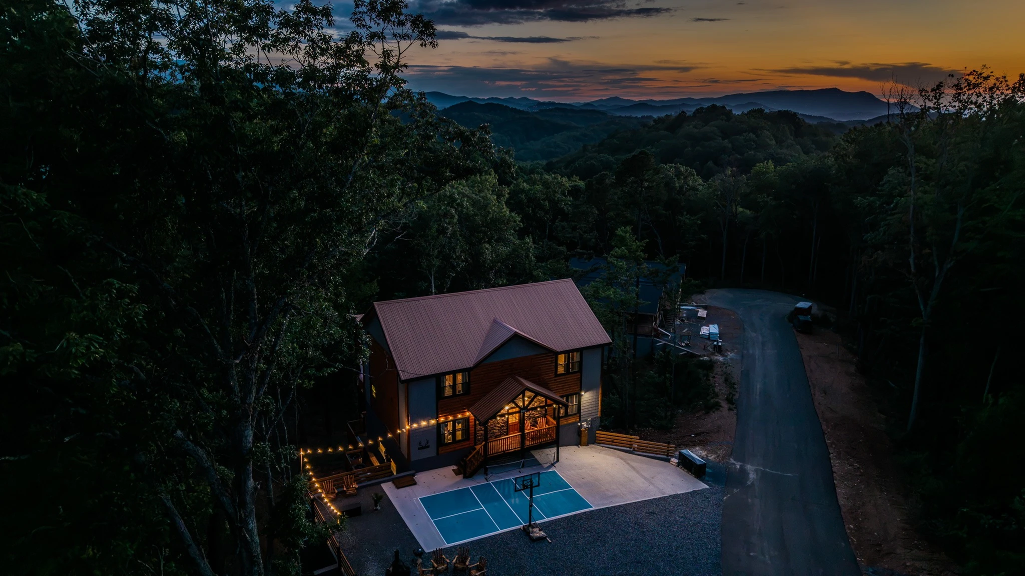 Smoky Mountain sunset above Gatlinwoods